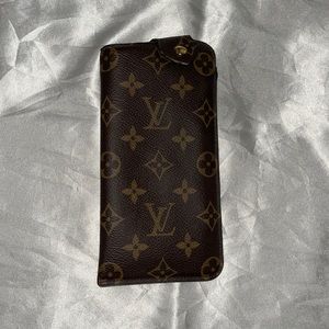 LV Sunglass/eyeglass case MM